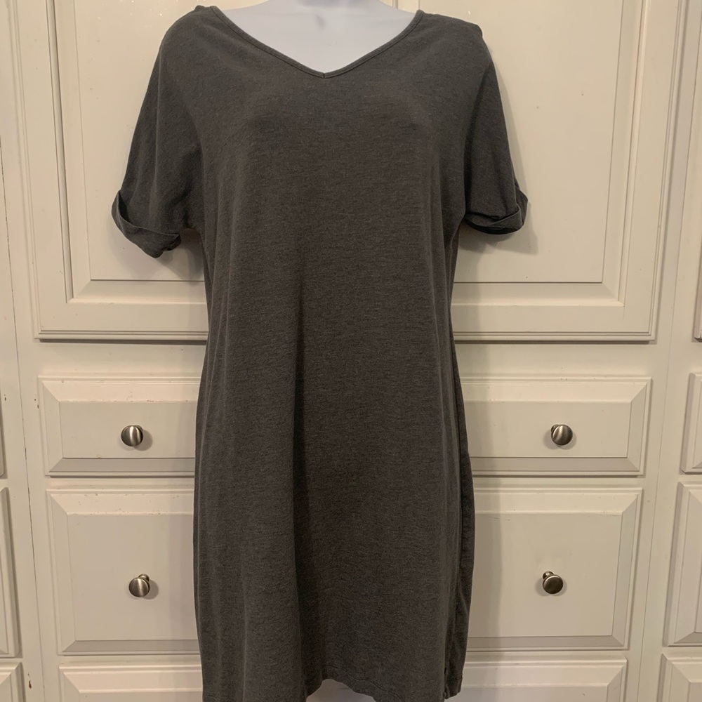Casual V-Neck Midi Dress in Charcoal Gray